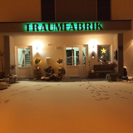 Hotel Traumfabrik Büttelborn エクステリア 写真