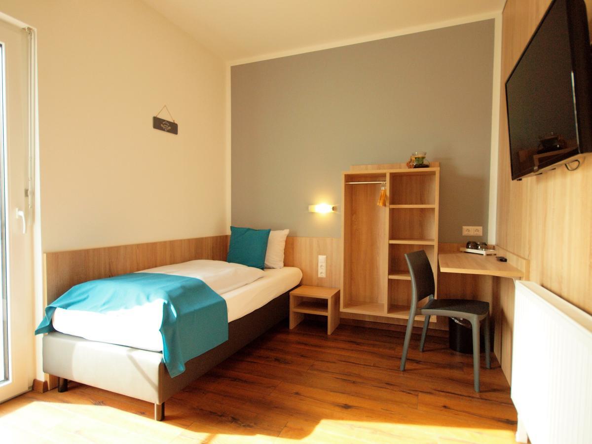Hotel Traumfabrik Büttelborn エクステリア 写真