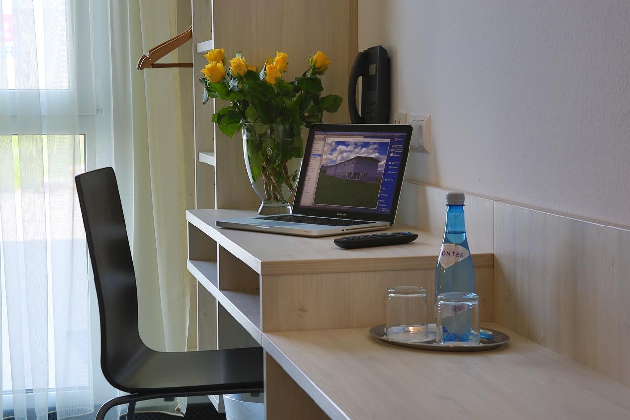 Hotel Traumfabrik Büttelborn エクステリア 写真
