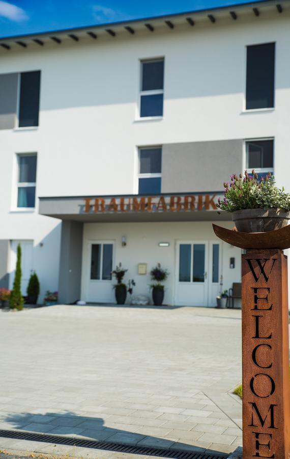 Hotel Traumfabrik Büttelborn エクステリア 写真