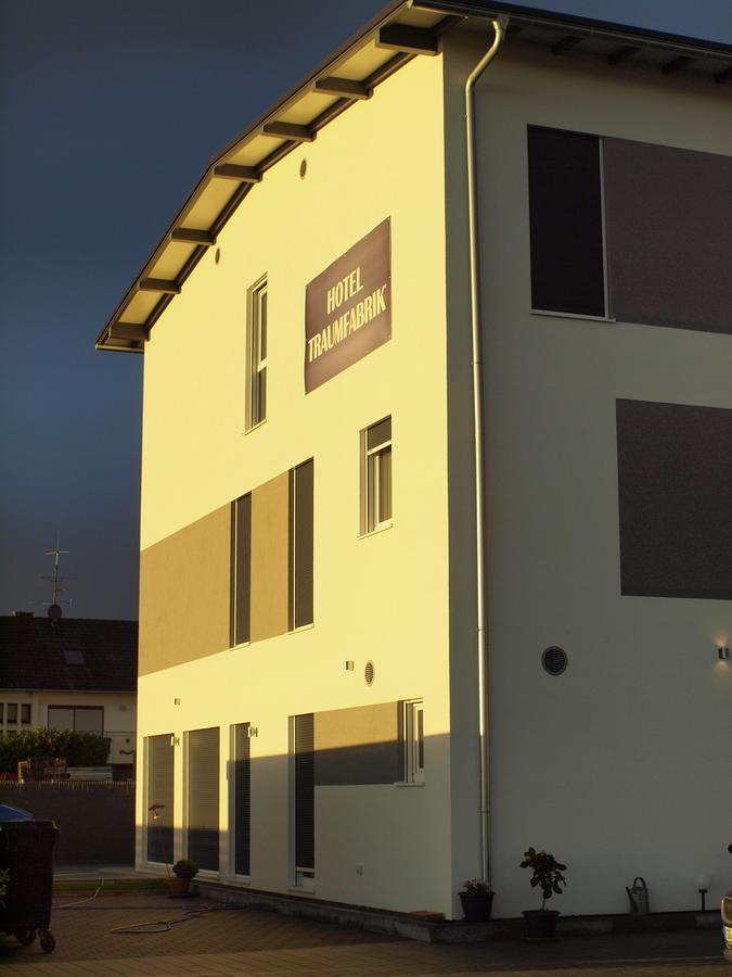 Hotel Traumfabrik Büttelborn エクステリア 写真